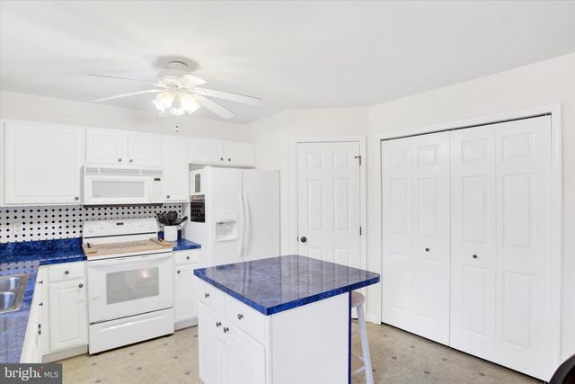 54 WOODMYRE LN, Enola, PA 17025