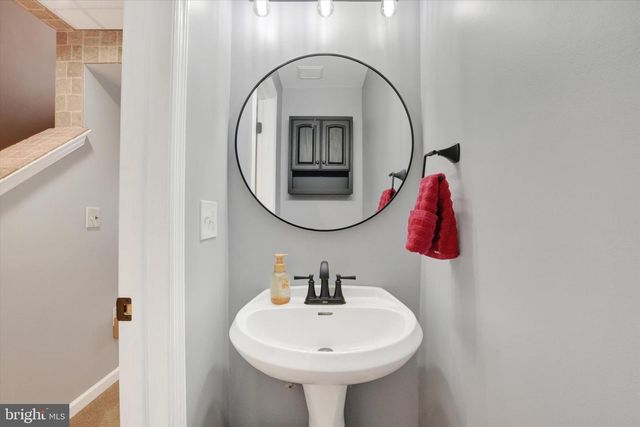 54 WOODMYRE LN, Enola, PA 17025