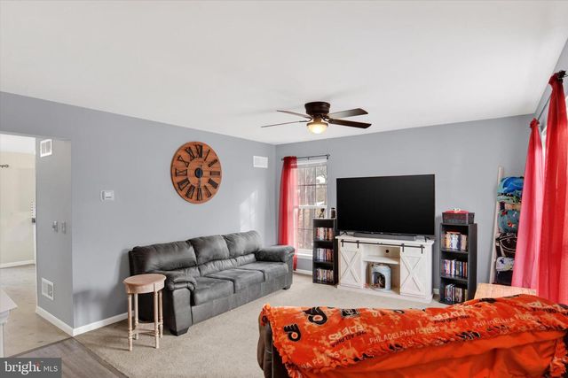 54 WOODMYRE LN, Enola, PA 17025