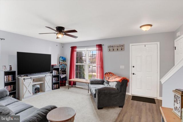 54 WOODMYRE LN, Enola, PA 17025