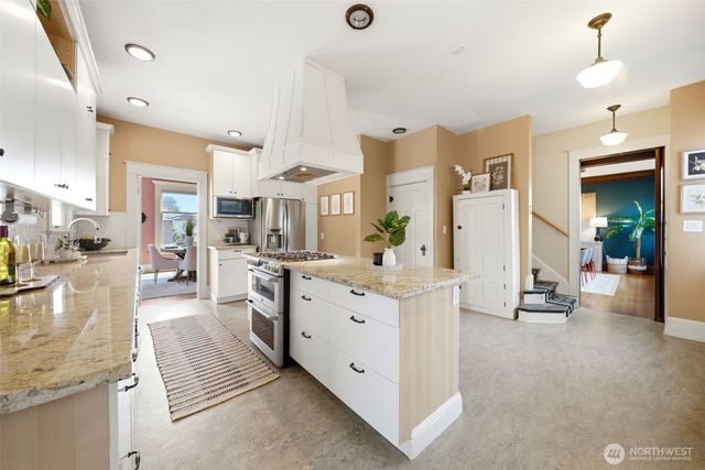2329 Rucker Avenue, Everett, WA 98201