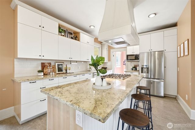 2329 Rucker Avenue, Everett, WA 98201