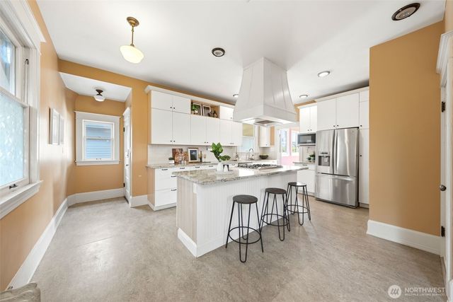 2329 Rucker Avenue, Everett, WA 98201