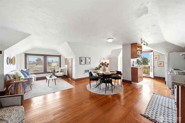 2329 Rucker Avenue, Everett, WA 98201