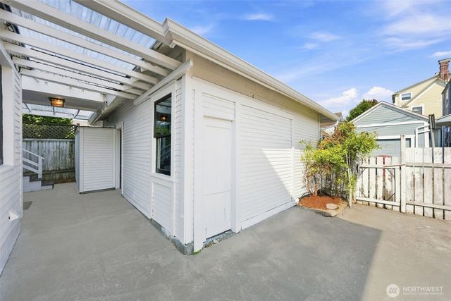 2329 Rucker Avenue, Everett, WA 98201