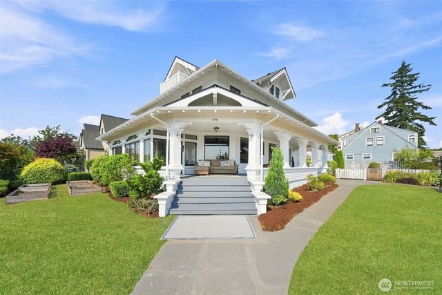 2329 Rucker Avenue, Everett, WA 98201