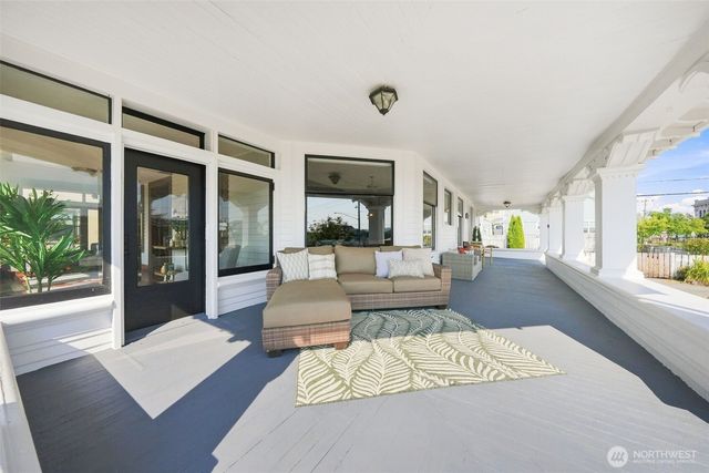 2329 Rucker Avenue, Everett, WA 98201