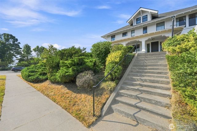 2329 Rucker Avenue, Everett, WA 98201