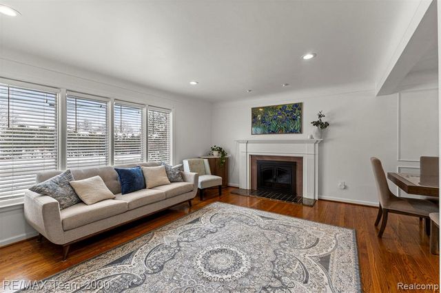 835 S Silvery Lane, Dearborn, MI 48124