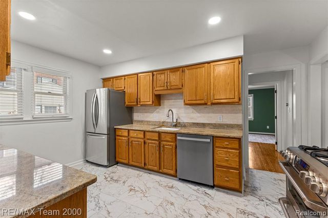 835 S Silvery Lane, Dearborn, MI 48124