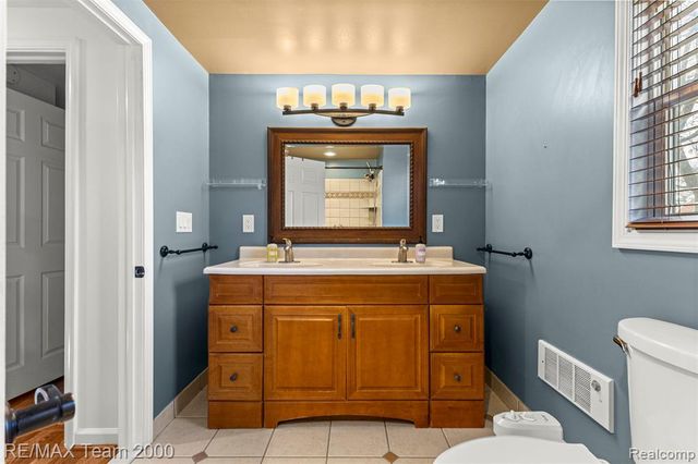 835 S Silvery Lane, Dearborn, MI 48124