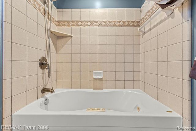 835 S Silvery Lane, Dearborn, MI 48124