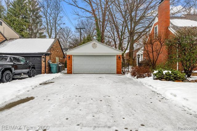 835 S Silvery Lane, Dearborn, MI 48124