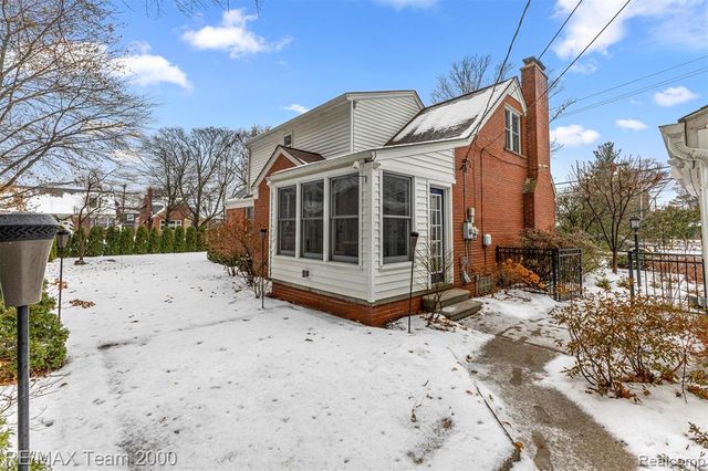 835 S Silvery Lane, Dearborn, MI 48124