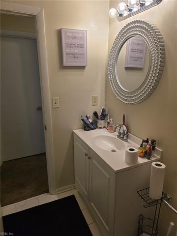 5925 Blackpoole LN, Virginia Beach, VA 23462