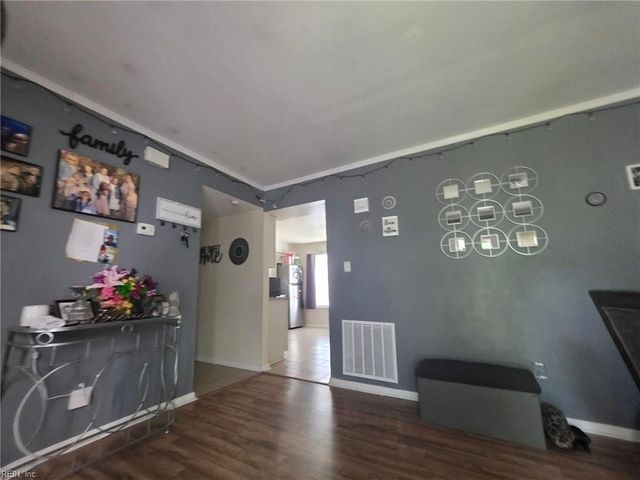 5925 Blackpoole LN, Virginia Beach, VA 23462