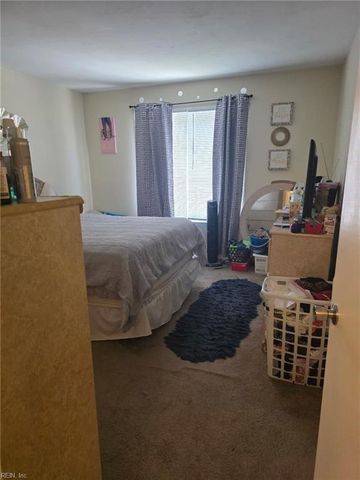 5925 Blackpoole LN, Virginia Beach, VA 23462