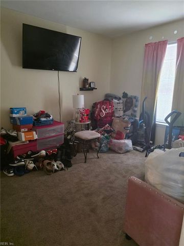 5925 Blackpoole LN, Virginia Beach, VA 23462