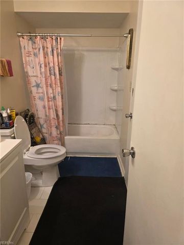 5925 Blackpoole LN, Virginia Beach, VA 23462
