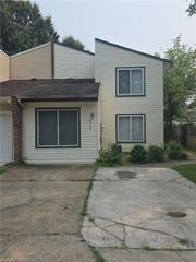 5925 Blackpoole LN, Virginia Beach, VA 23462