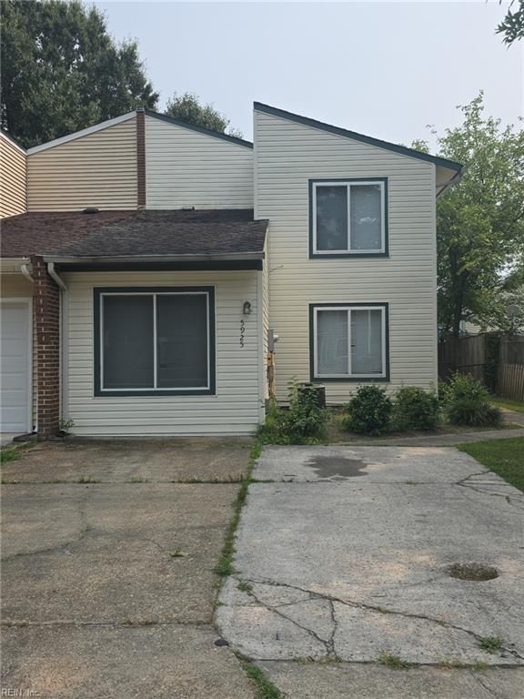 5925 Blackpoole LN, Virginia Beach, VA 23462