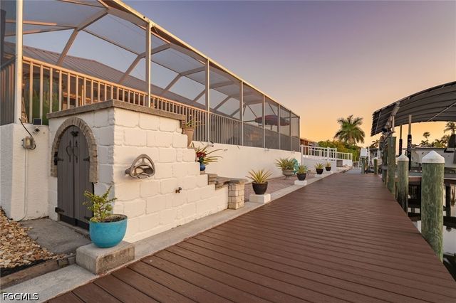 12249 Moon Shell DR, Matlacha Isles, FL 33991