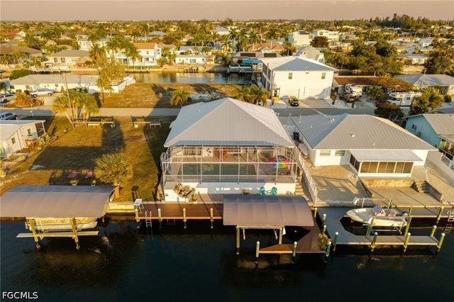 12249 Moon Shell DR, Matlacha Isles, FL 33991