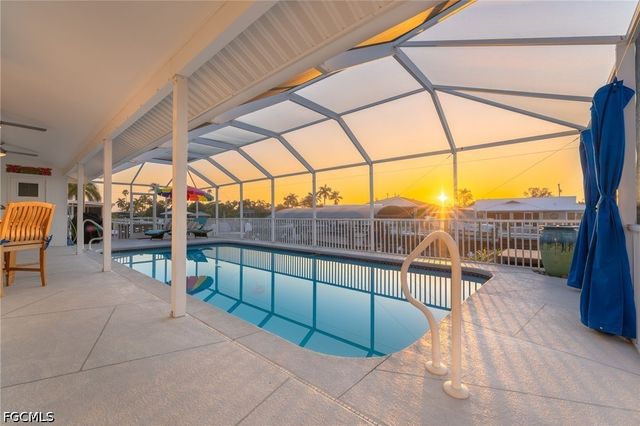 12249 Moon Shell DR, Matlacha Isles, FL 33991