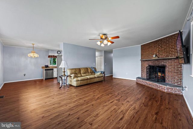 4090 BOTELER RD, Mount Airy, MD 21771
