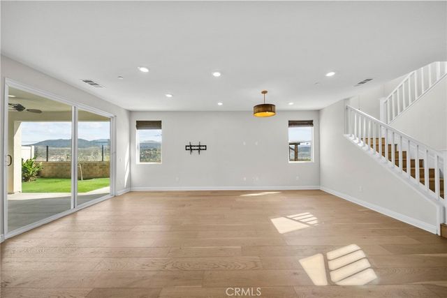 20560 Galloway Drive, Saugus, CA 91350