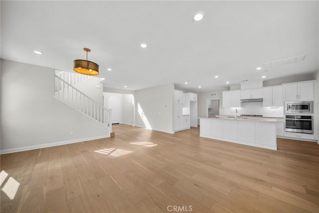 20560 Galloway Drive, Saugus, CA 91350