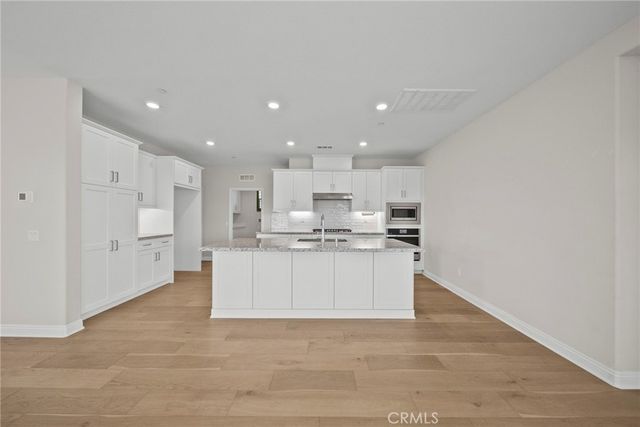 20560 Galloway Drive, Saugus, CA 91350