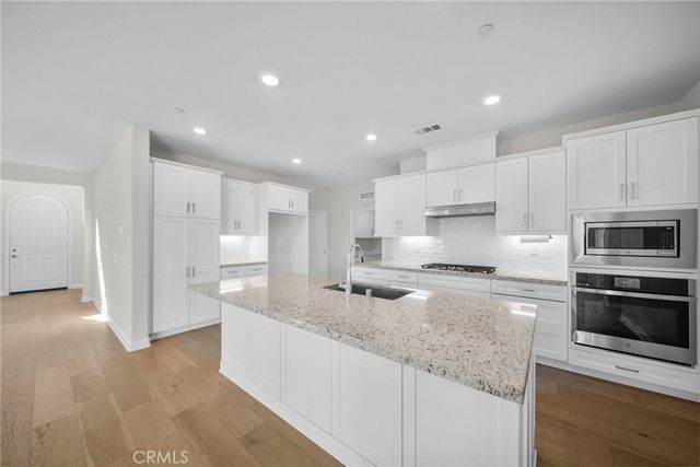 20560 Galloway Drive, Saugus, CA 91350