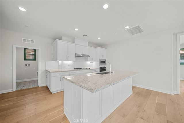 20560 Galloway Drive, Saugus, CA 91350