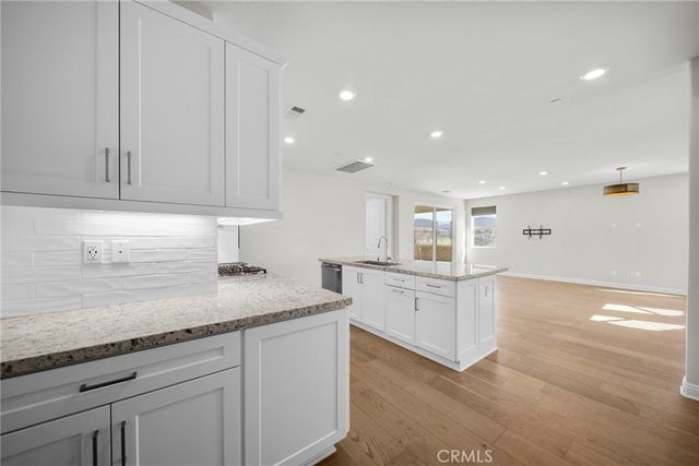 20560 Galloway Drive, Saugus, CA 91350