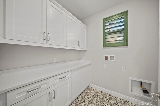 20560 Galloway Drive, Saugus, CA 91350
