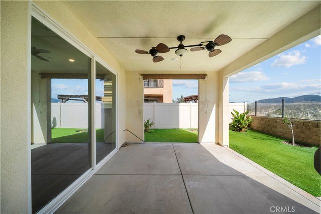 20560 Galloway Drive, Saugus, CA 91350