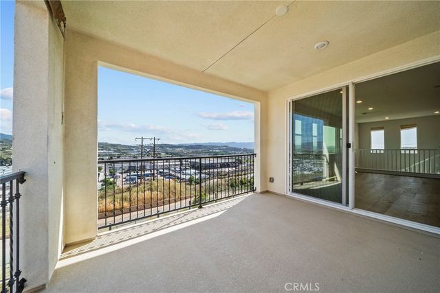 20560 Galloway Drive, Saugus, CA 91350