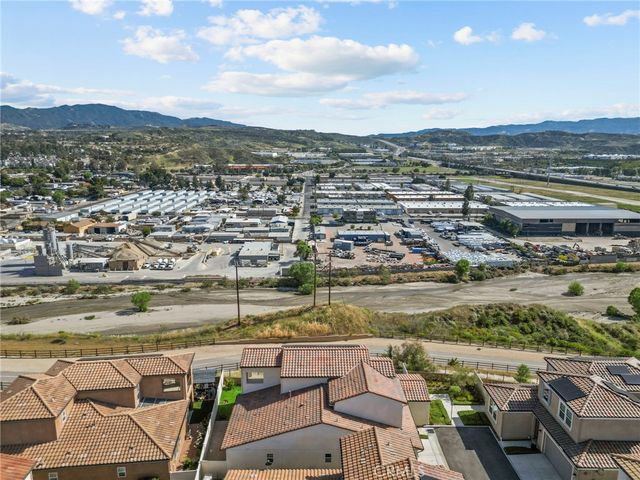 20560 Galloway Drive, Saugus, CA 91350