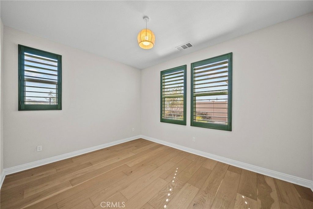 Image 8 of property listing at 20560 Galloway Drive, Saugus, CA 91350