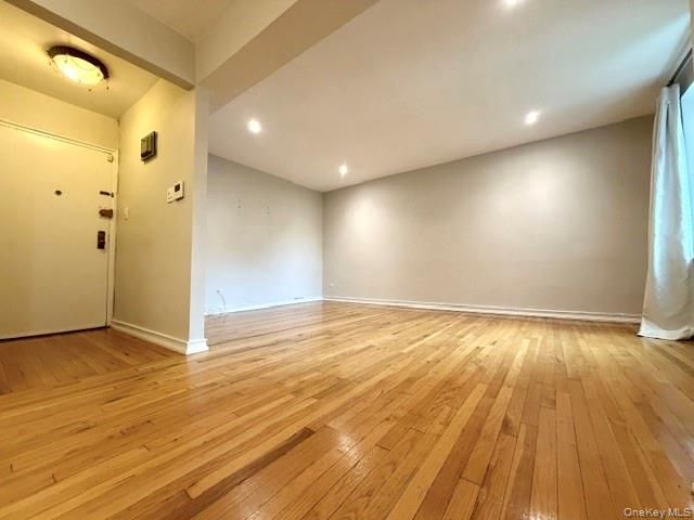 212-04 75th Avenue 5K, Bayside, NY 11364