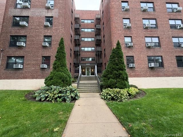 212-04 75th Avenue 5K, Bayside, NY 11364