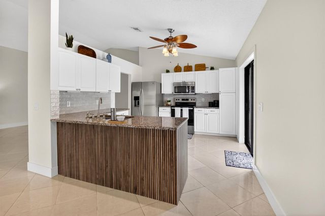 182 Temple Avenue, Boynton Beach, FL 33436