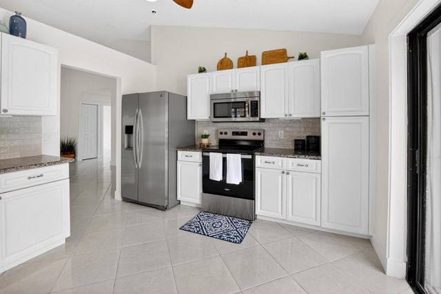 182 Temple Avenue, Boynton Beach, FL 33436