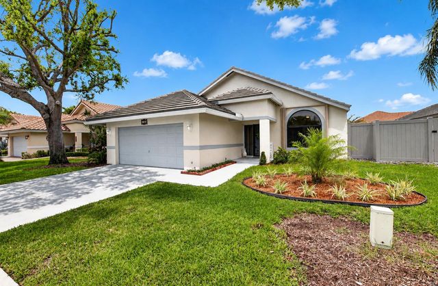 182 Temple Avenue, Boynton Beach, FL 33436