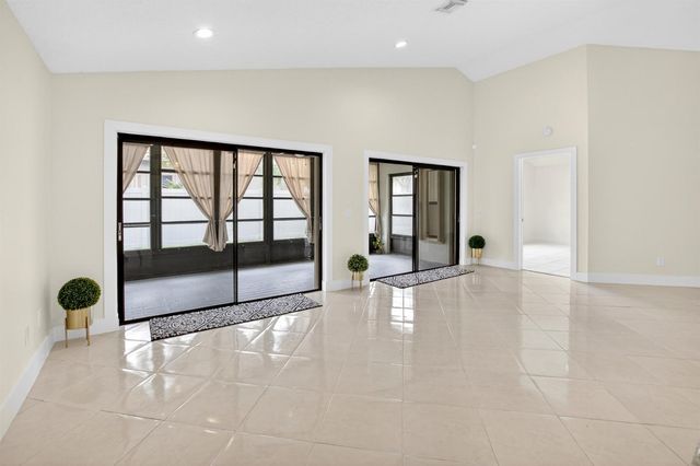 182 Temple Avenue, Boynton Beach, FL 33436