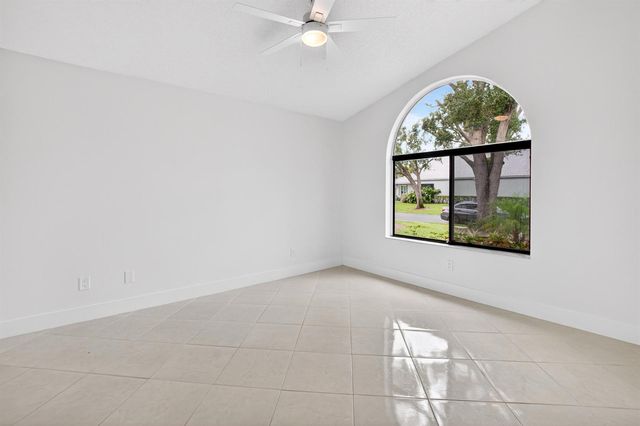 182 Temple Avenue, Boynton Beach, FL 33436