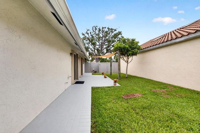 182 Temple Avenue, Boynton Beach, FL 33436