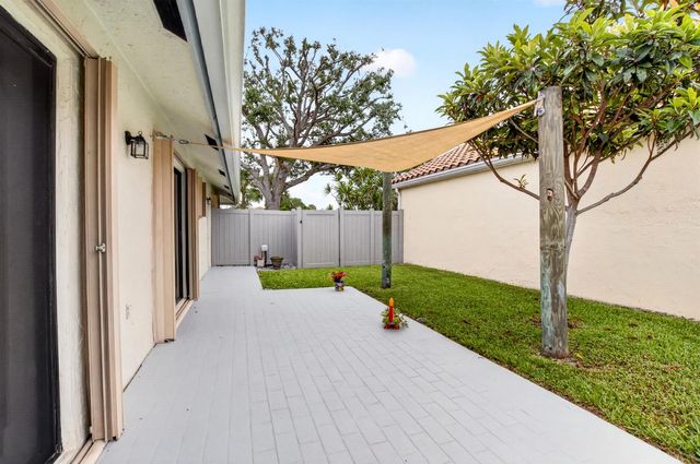 182 Temple Avenue, Boynton Beach, FL 33436