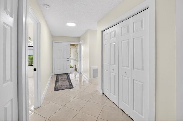 182 Temple Avenue, Boynton Beach, FL 33436